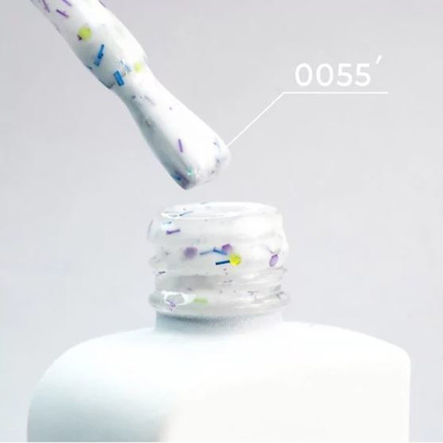 База DNKa Cover  Base №0055 Favourite молочный с фиолетовыми, синими и желтыми хлопьями 12 мл - Фото №2