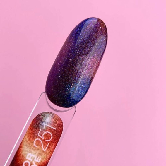 Gellak LUNA Color Cat Eye 251 rood, blauw, paars 8 ml (047-3920-1237) - Фото №3