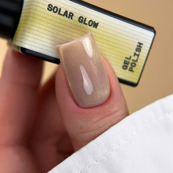 Gellak BIBLIOTEKA CAT EYE RAYS 10 Solar glow warm goudkleurig 10 ml - Фото №3