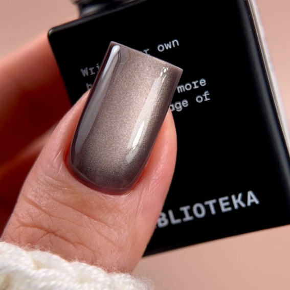 Gellak BIBLIOTEKA CAT EYE NIGHT RAYS 01 Moon Dust koude zilverachtige gloed 10 ml - Фото №3